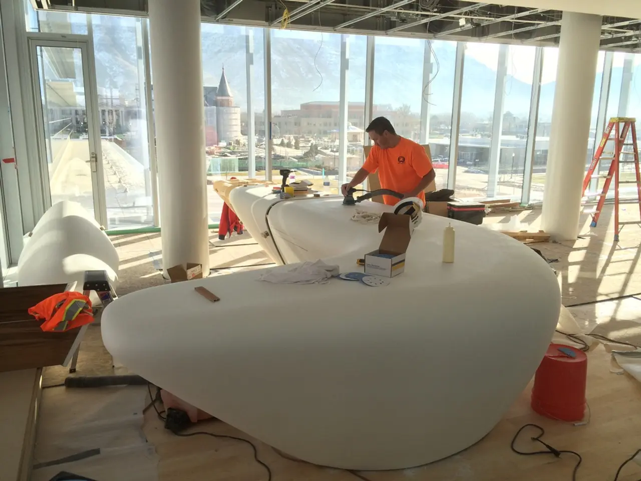 Efficient Telephone Operator - Zero Call Delays Guaranteed