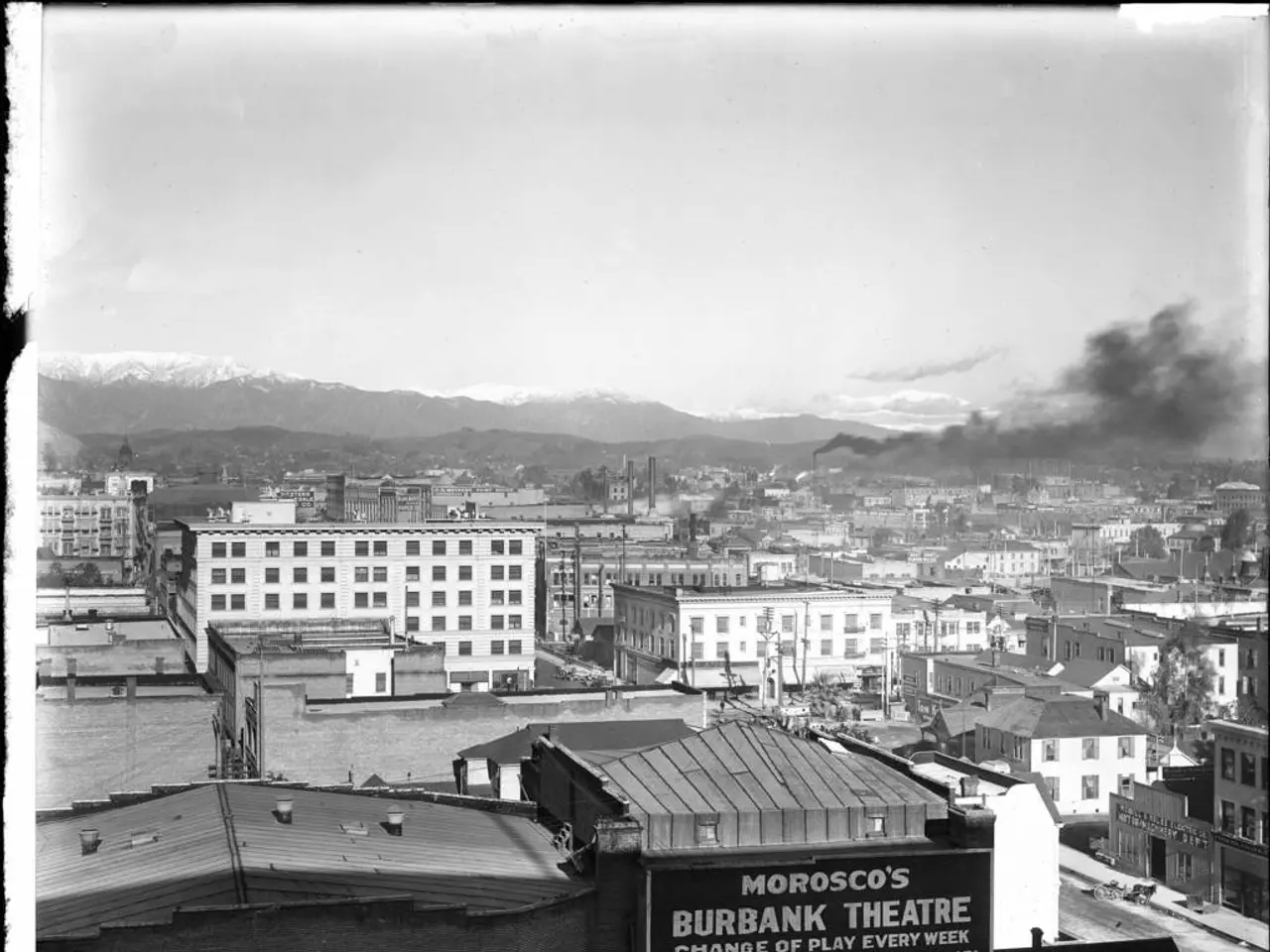 Industrial Buildings Experience Smoke Emissions