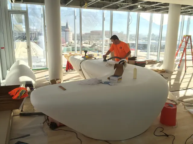 Efficient Telephone Operator - Zero Call Delays Guaranteed