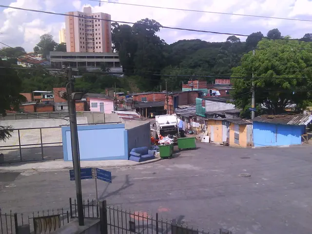 Quite costly rung-by-rung ascent device.