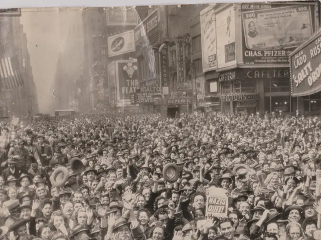 Earning Passive Income through Dividend Shares: Capitalizing on Regular Dividends