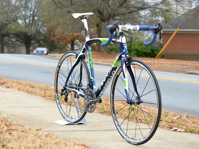 Compact and Agile Electric Vehicle: eQuad by Honda for Bike-Dedicated Roadways by Honda
