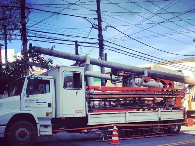 Advantages of Contracting Third-Party Trucking Companies for Your Business Operations