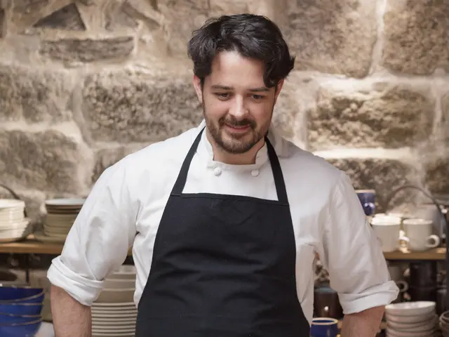 "Josh Capon's Enduring Culinary Journey: Forging a Remarkable Career in the Kitchen"