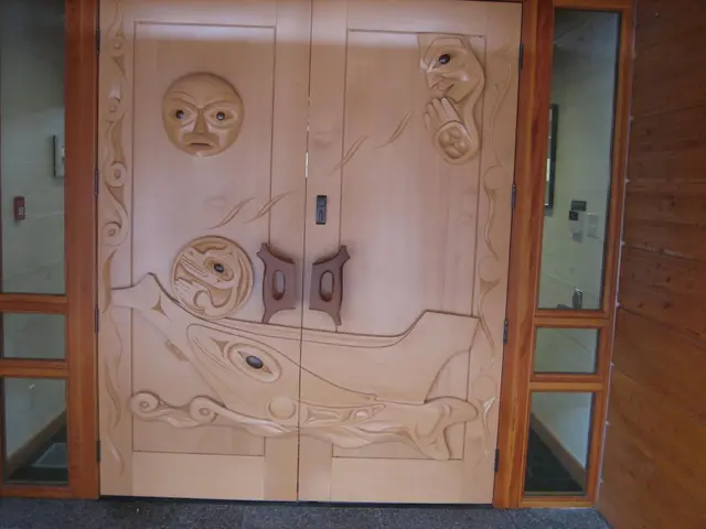 Resolving Disagreements between Design Thinking and Marketing Strategies