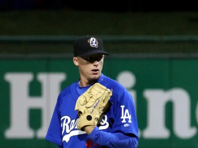 Investment mogul Warren Buffet has issued a solemn $344 billion caution to Wall Street, yet it...