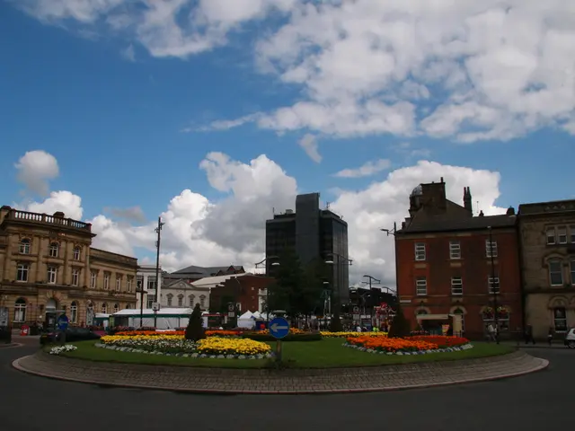 Rotating traffic pattern ahead